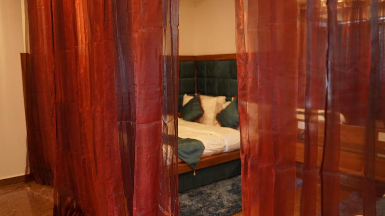 מקלוד גאנג' Hotel Saheb'S Castle Mcleodganj מראה חיצוני תמונה