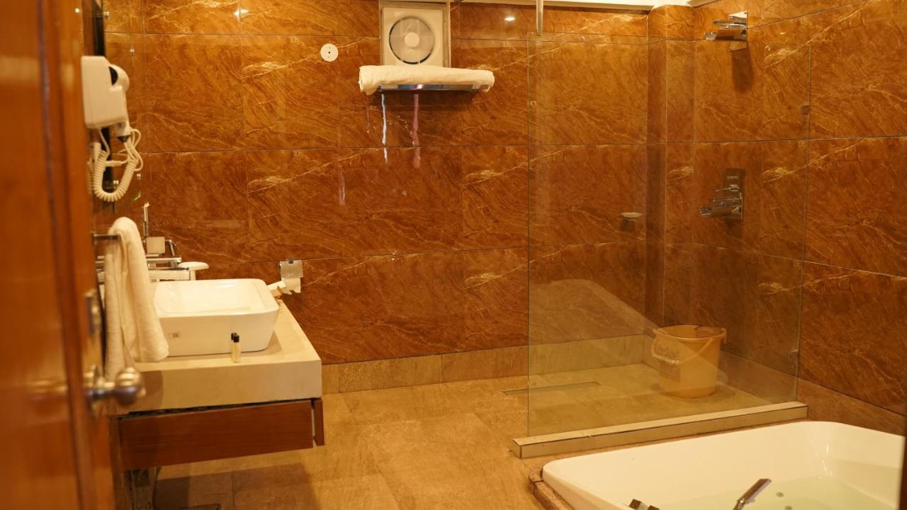 מקלוד גאנג' Hotel Saheb'S Castle Mcleodganj מראה חיצוני תמונה